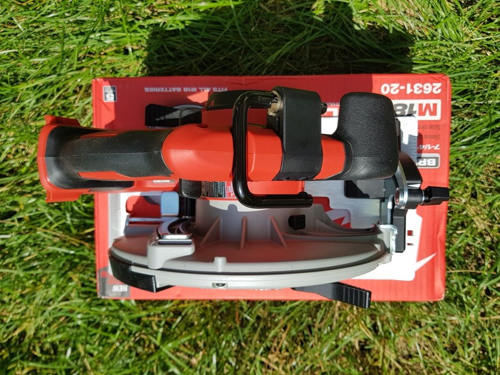 Аккумуляторная бесщеточная циркулярная пила Milwaukee M18 2631-20