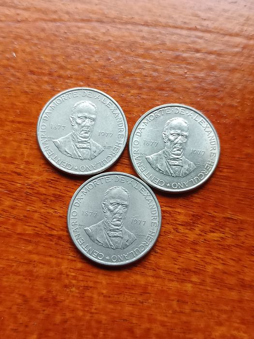 3 moedas de 25 tostões