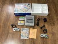 Nintendo Super Famicom (SNES) w pudełku