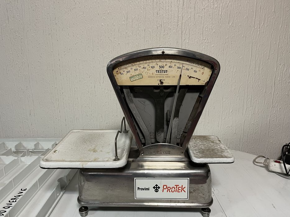 Balança antiga sem vidro