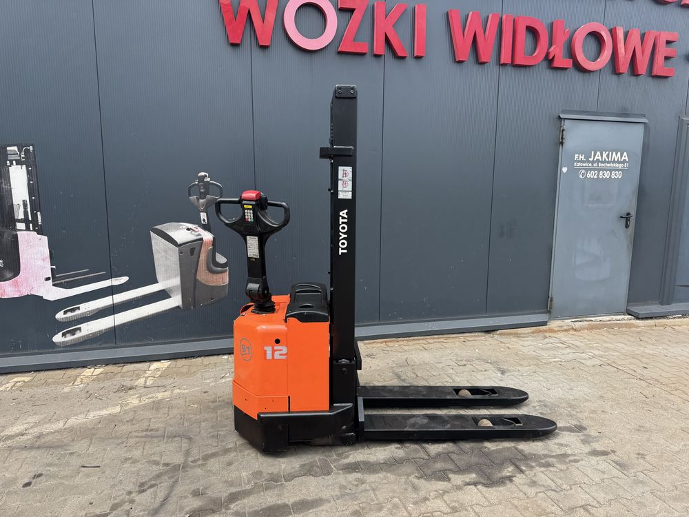 Paleciak elektryczny Toyota BT SWE 1200 kg 290 cm wózek sztaplarka