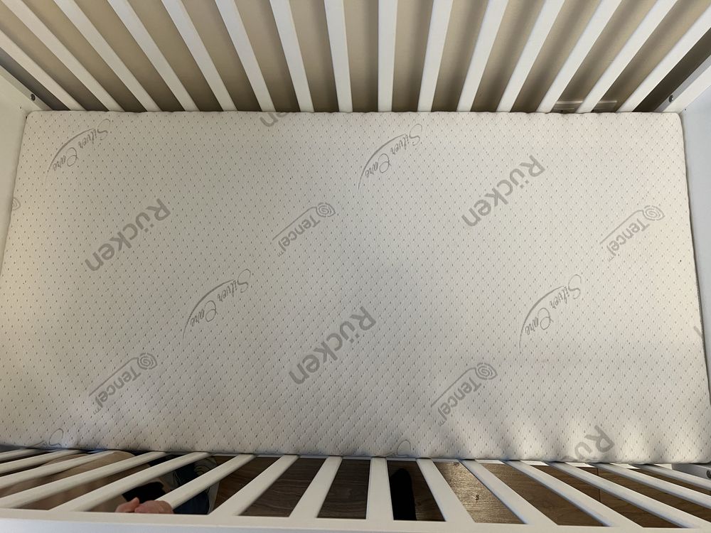 Łóżeczko dziecięce + materac