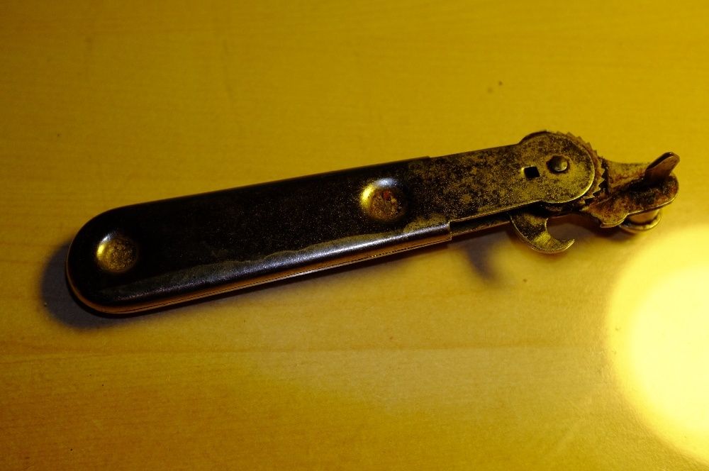 Otwieracz do puszek PRL dla kolekcjonera