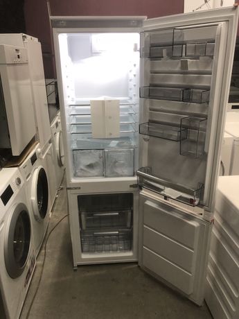 Холодильник під монтування фірми AEG SCE618E5TS