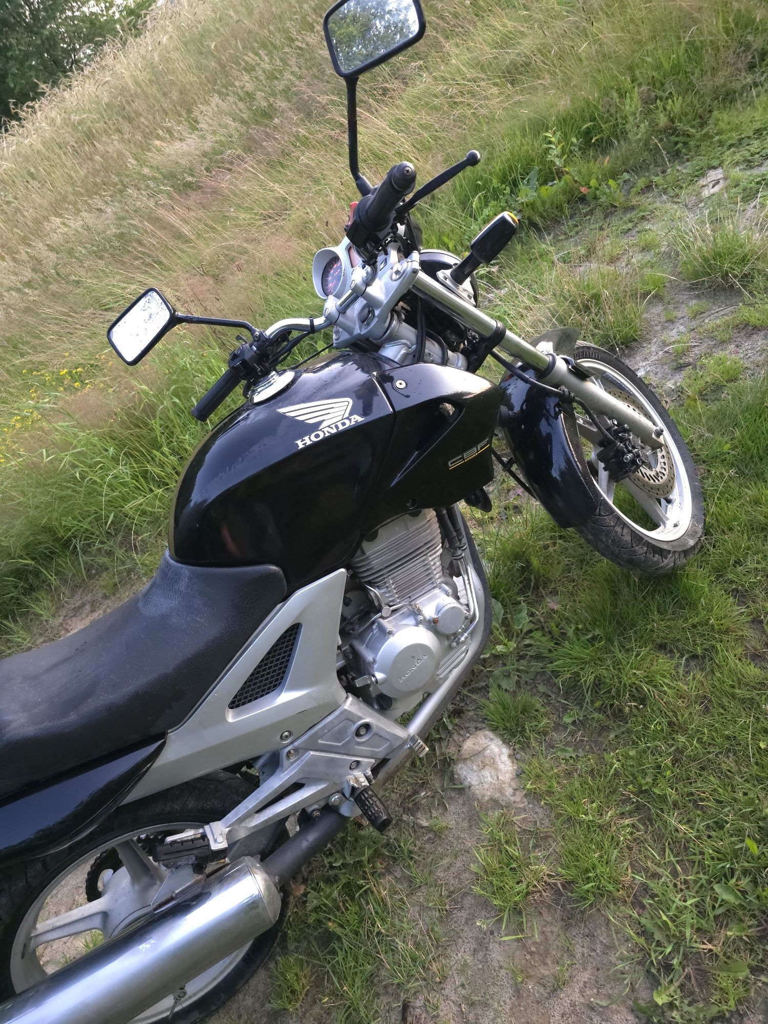 --Honda cbf 250--