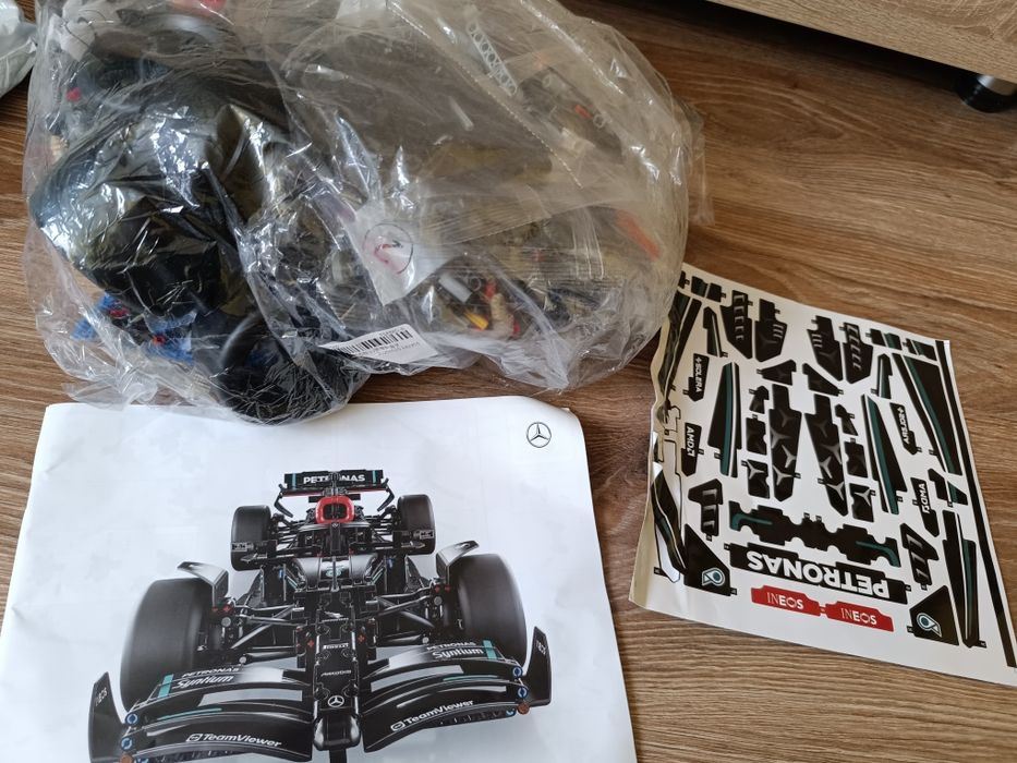 Klocki 42171 Technic Mercedes-AMG F1 W14 E Performance, 1642 elementy