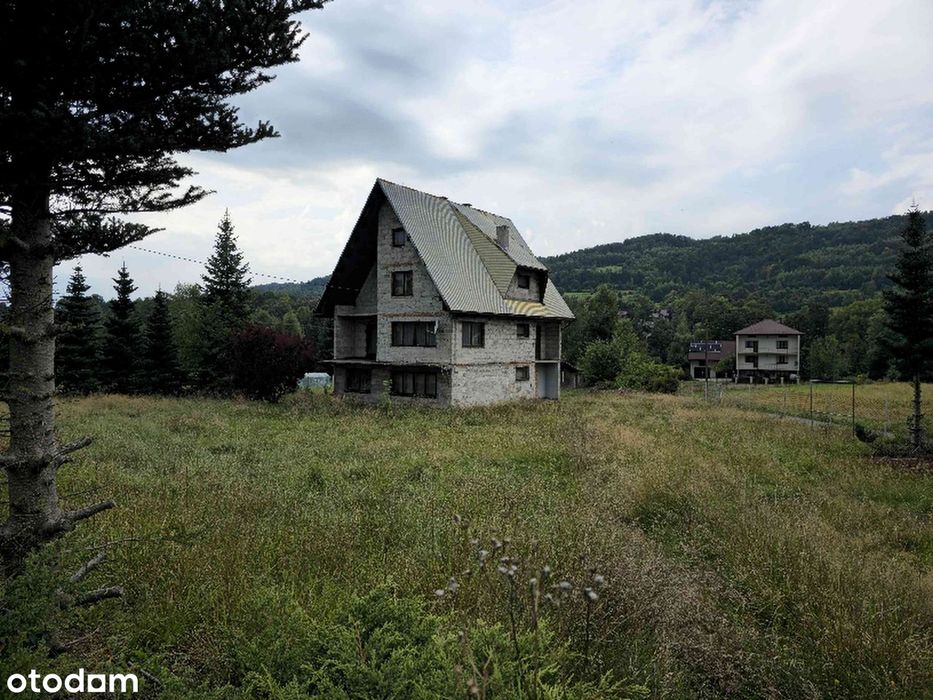 Na sprzedaż przestronny dom wolnostojący.Bez pośredników