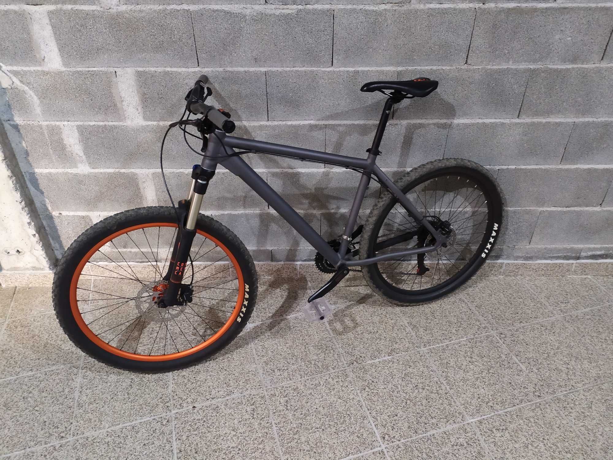 Bicicleta hardtail Berg/Commencal