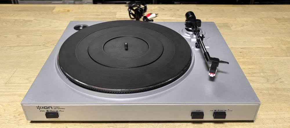 Вініловий програвач ION TTUSB05