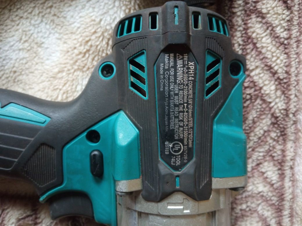 Makita Xph 14, Makita Xdt 16 та два акумулятора 3А.