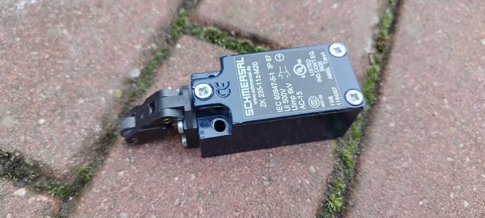 Wyłącznik krańcowy SCHMERSAL  ZK 235-11z-M20