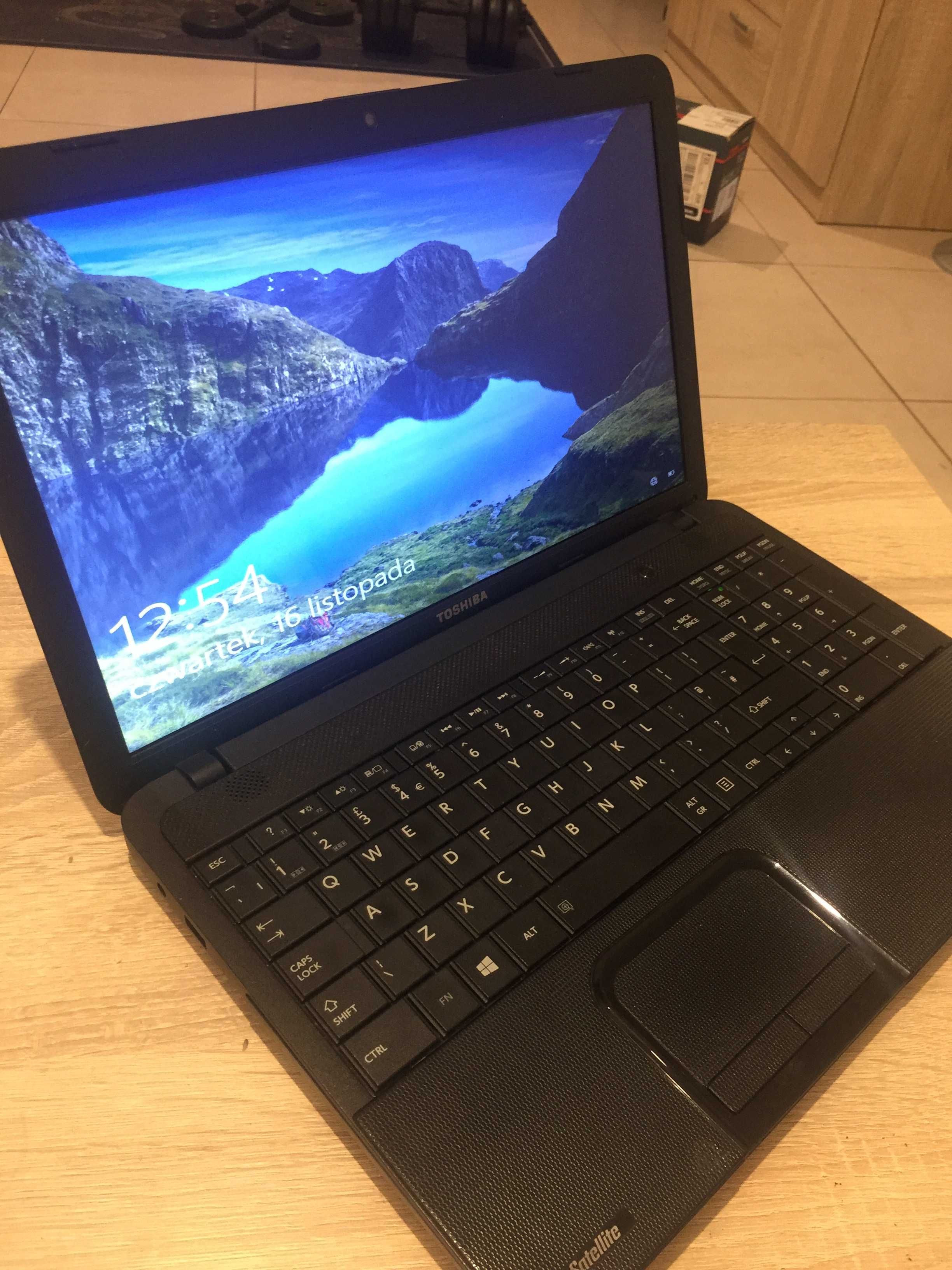 Laptop Toshiba C850D-118  15,6" 6GB + Zasilacz