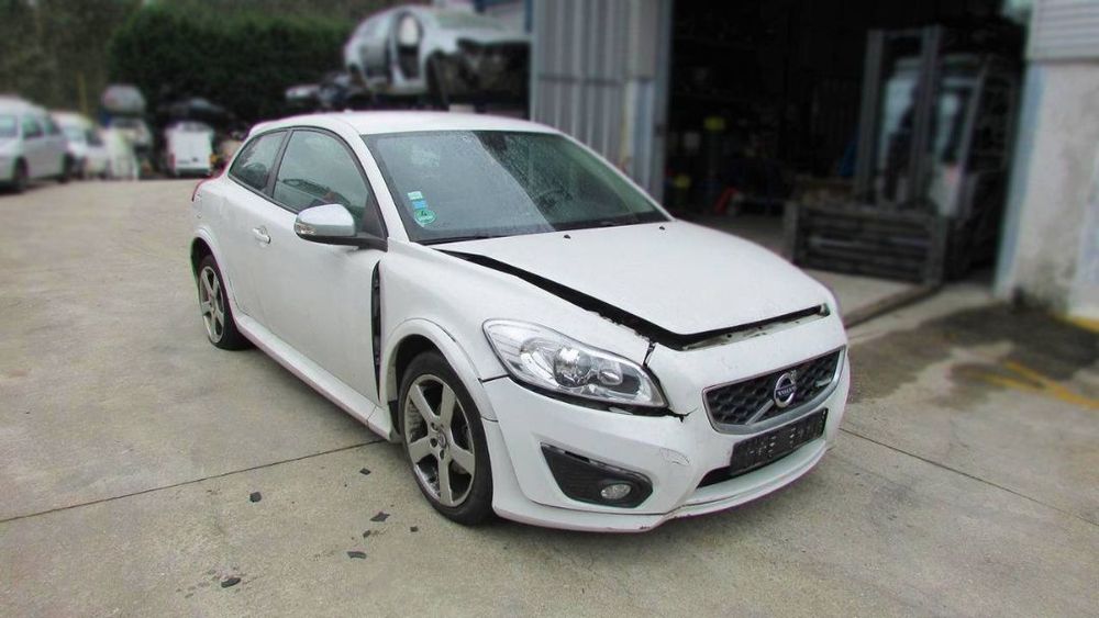 Volvo C30 1.6 D2 (115cv) de 2011 - Peças Usadas (7266)