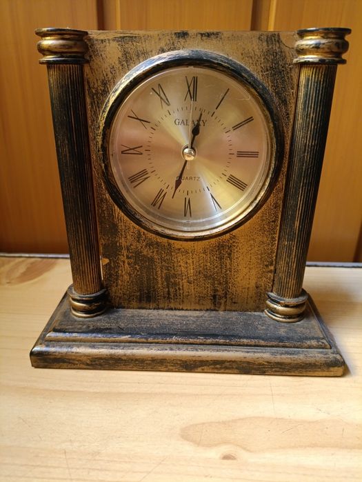 Часы настольные б/у 440гр