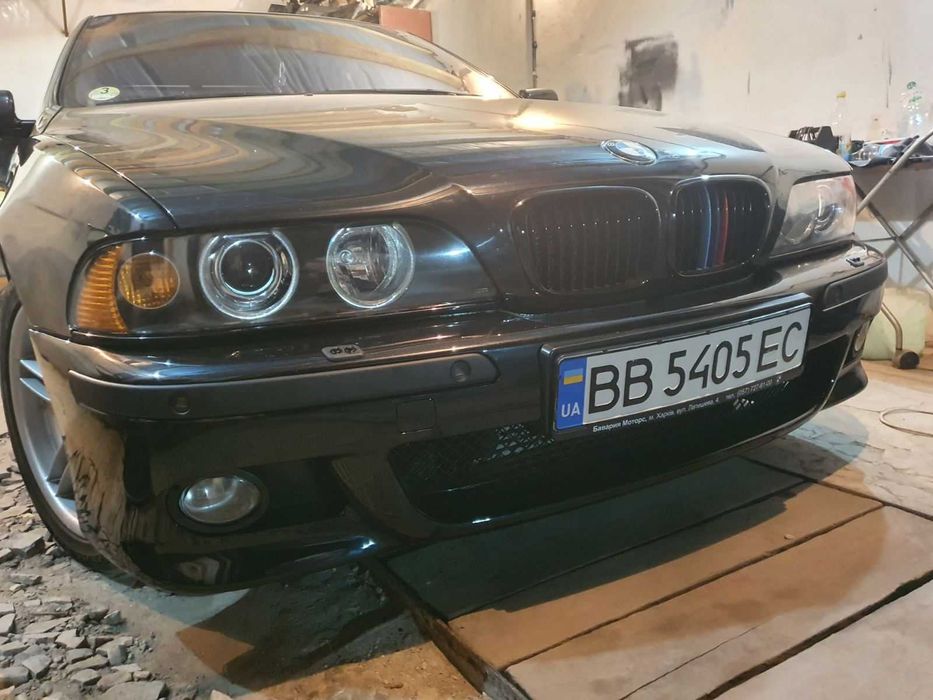 Передний  бампер BMW E39 M БМВ Е39 М під парктронік і омивач тайвань