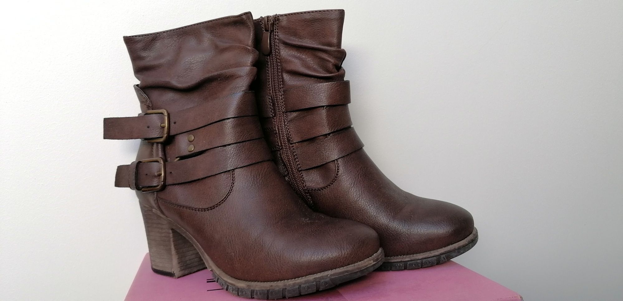 Botas mulher castanhas