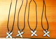 Pingentes Kingdom Hearts Cruz do Roxas