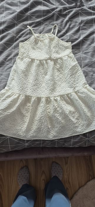 Sukienka kolor budyniowy 140 cm