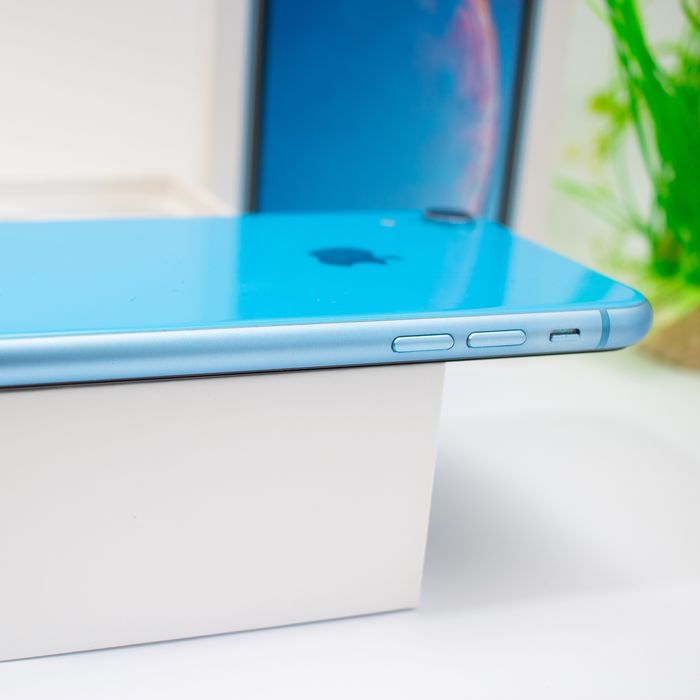 iPhone XR на 128 ГБ АКБ 100% айфон