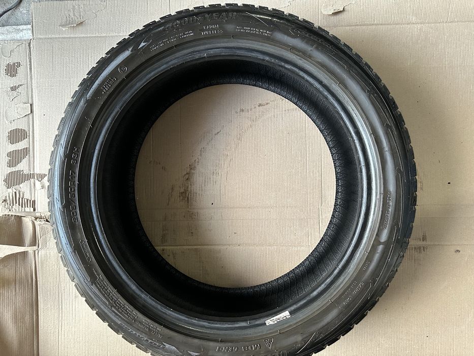 Good Year Ultra Grip 205/50r17 зимова