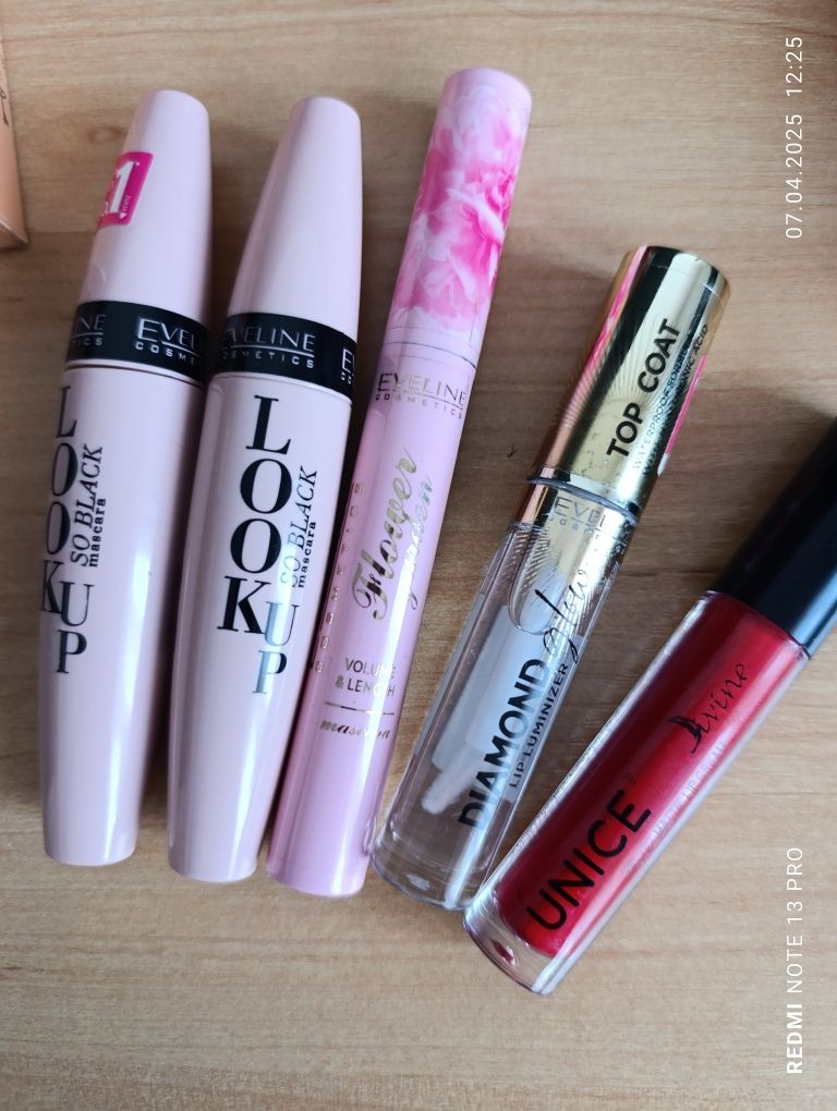Tusze do rzęs Eveline Look up i flover garden+ pomadki  Gratis