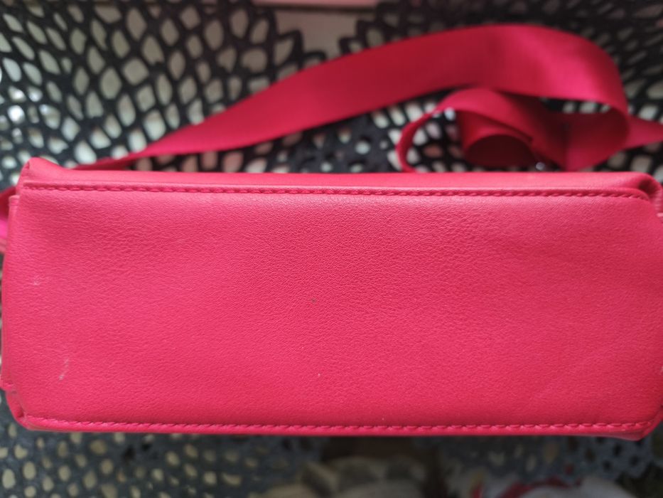 Червона жіноча сумка