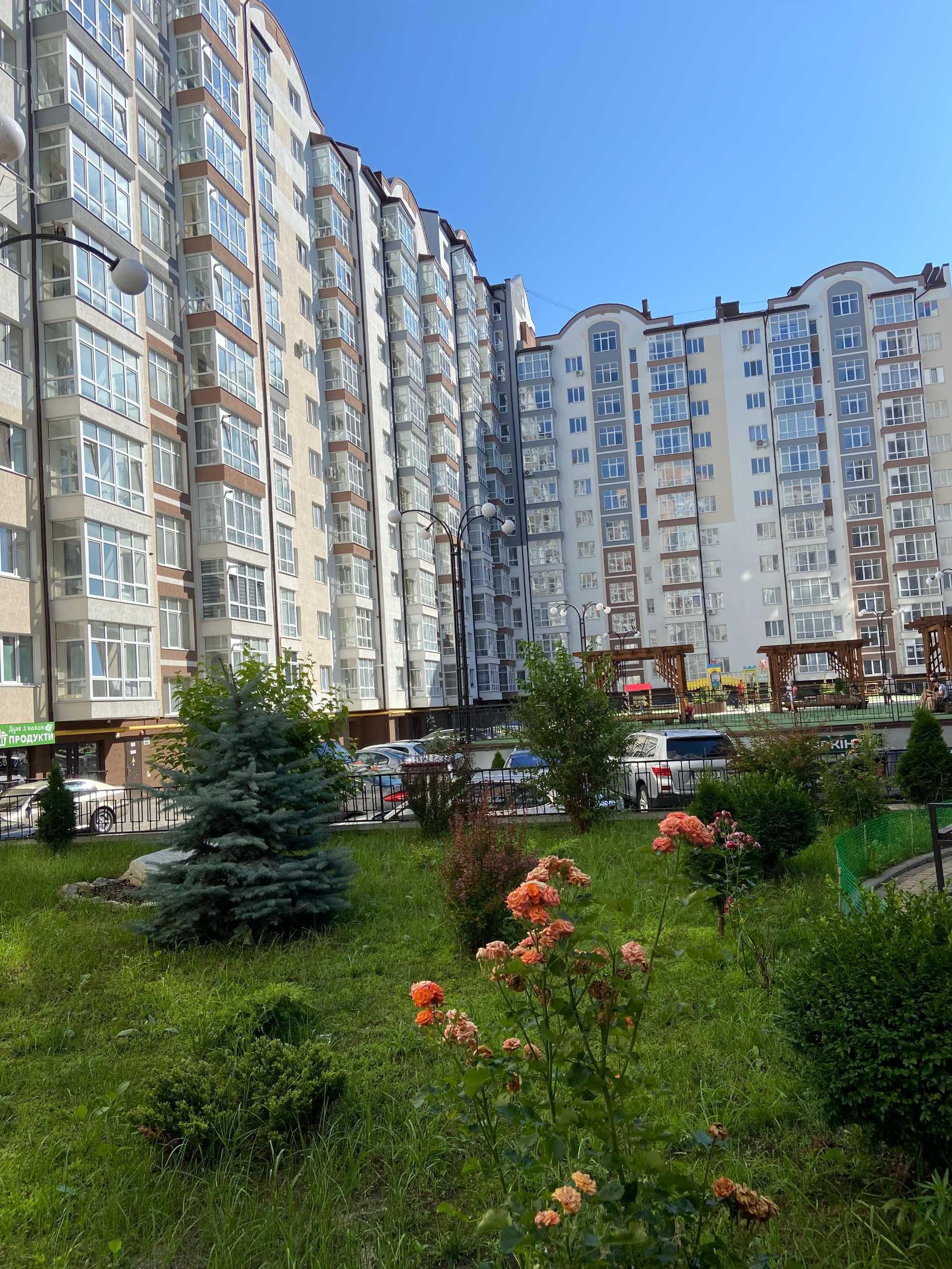 Квартира в центрі,3-кімн продам здана Бандери-Сахарова Височана, три