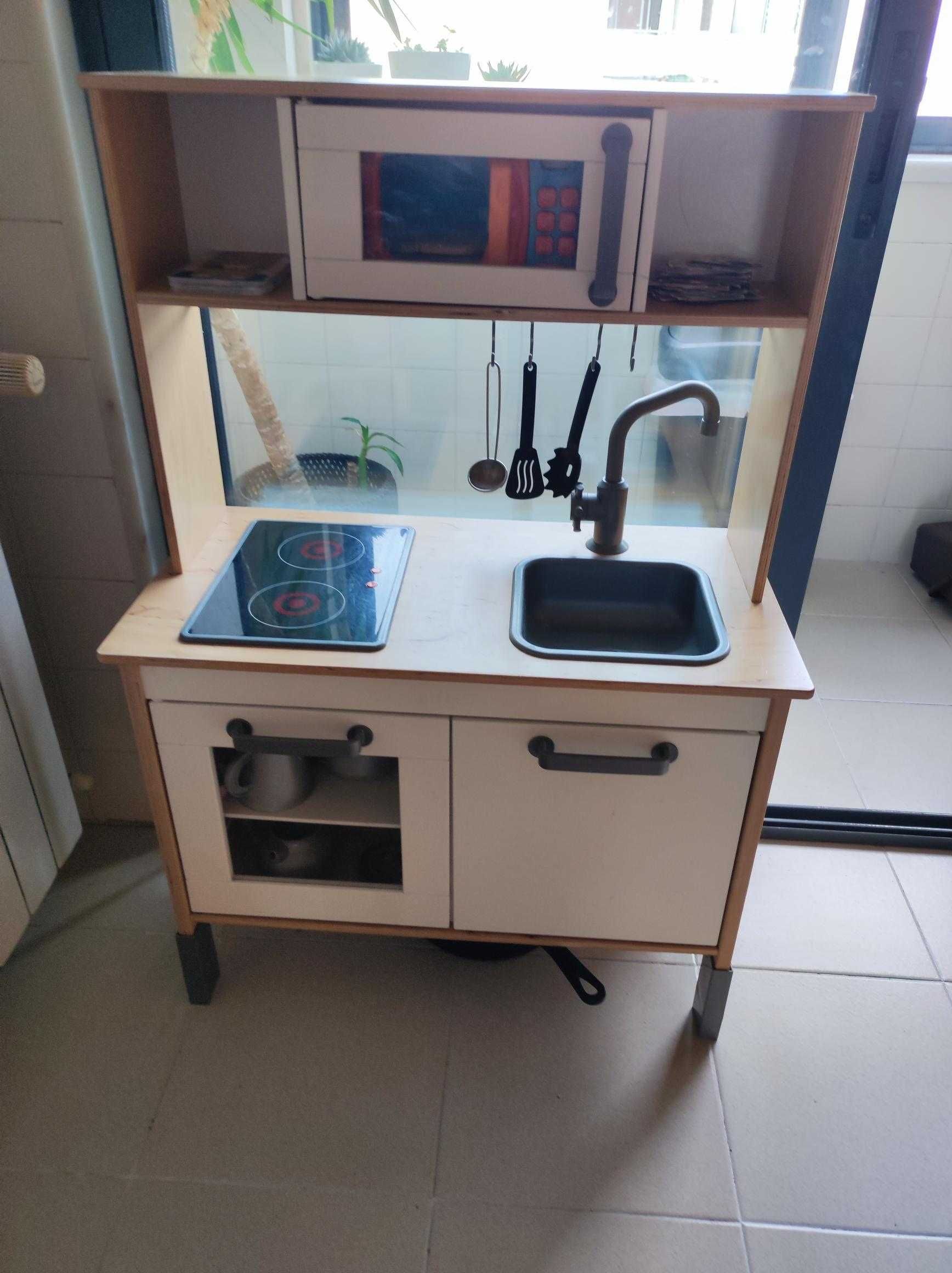 Cozinha IKEA em ótimo estado