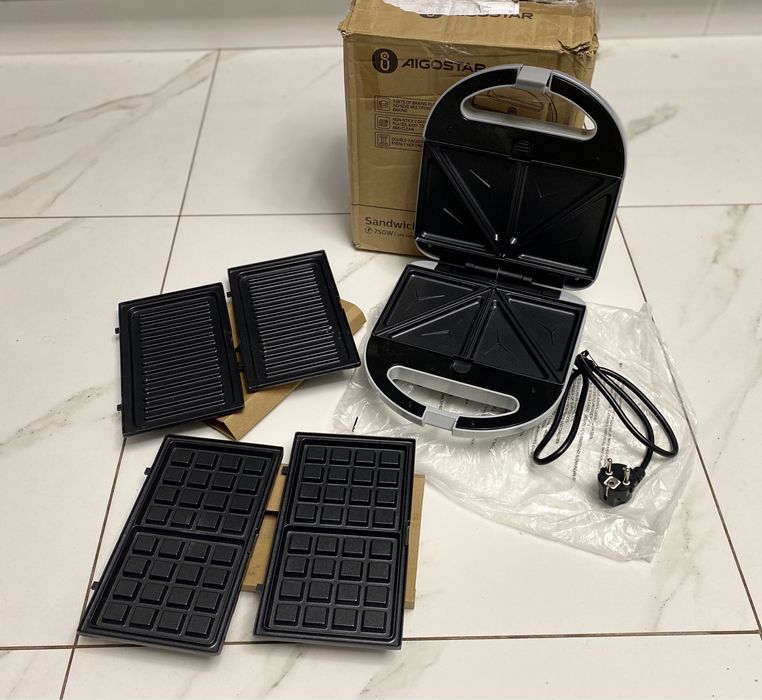 Вафельниця бутербродниця тостер паніні Aigostar 3в1  750Bт Уцінка!