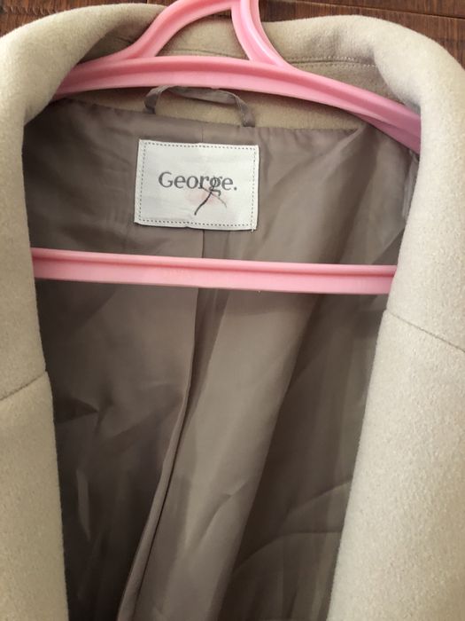 Жіноче пальто демісезонне