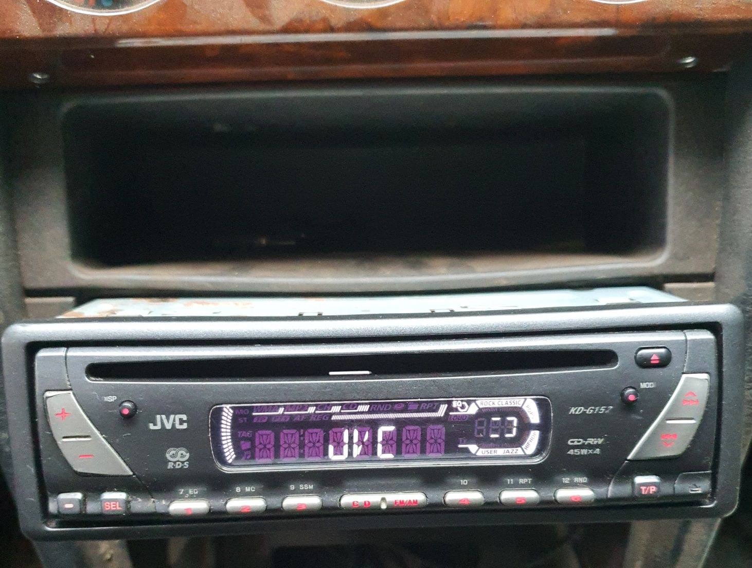 Radioodtwarzacz CD Radio samochodowe auta JVC 4x45w