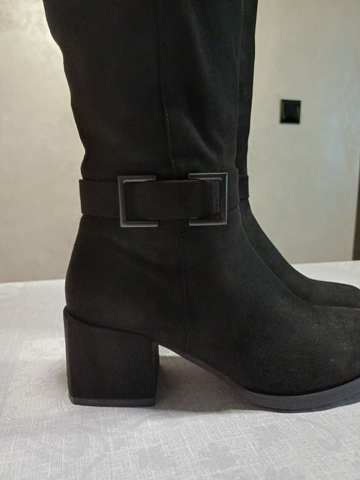 Зимові замшеві жіночі сапожки