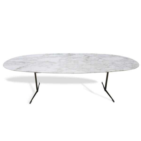 Stół marmurowy od słynnej włoskiej firmy Flexform.