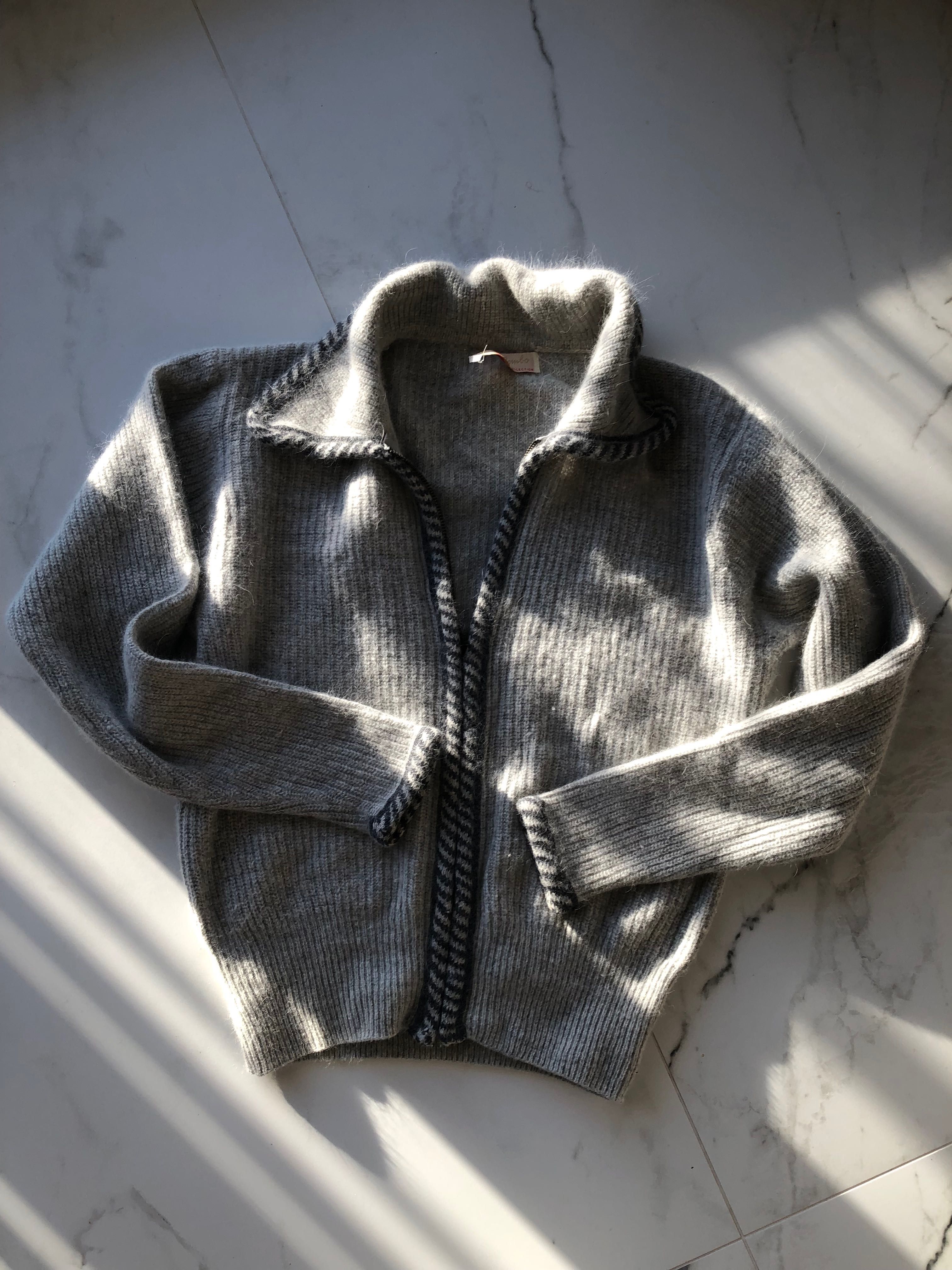 Sweterek welniany angora jasnoszary