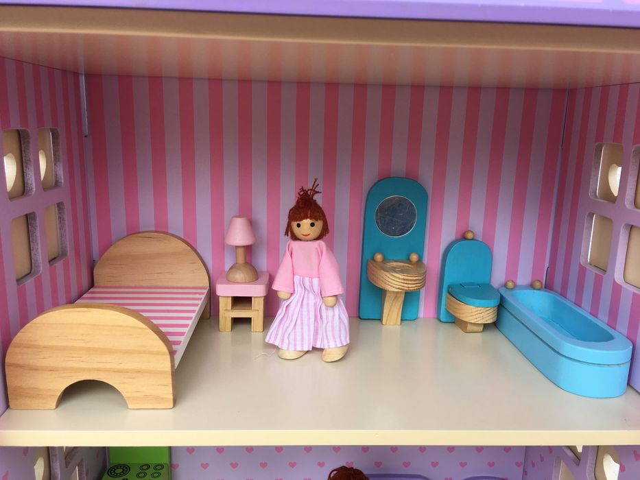 domek drewniany dla lalek Eichhorn różowy duży z meblami i lalkami