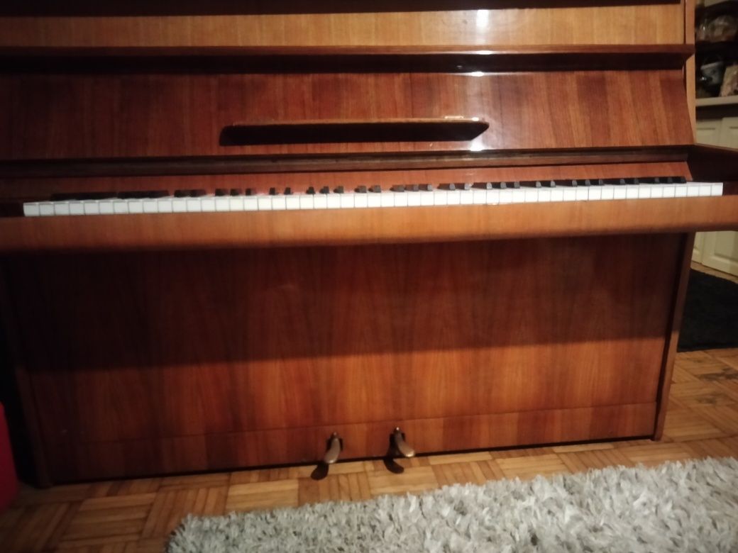 **Pianino Calisia 1968**