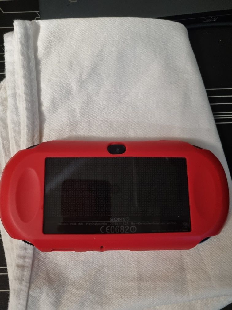 PS Vita OLED + Capa Vermelha + Bolsa de Transporte + Jogos