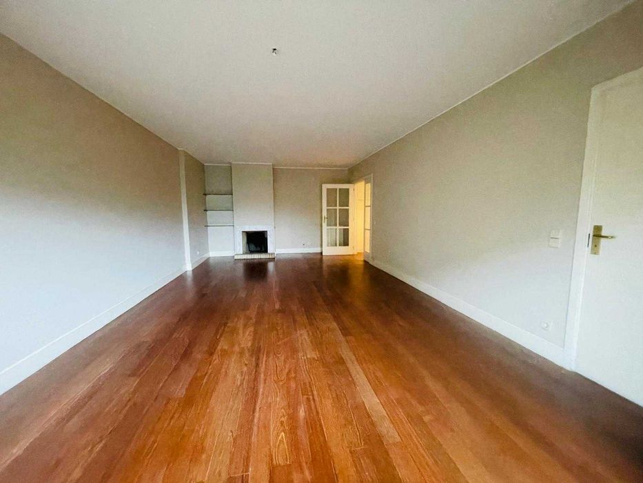 T2 suíte, lugar de garagem e arrumos- Edifício  - Pinheiro Manso