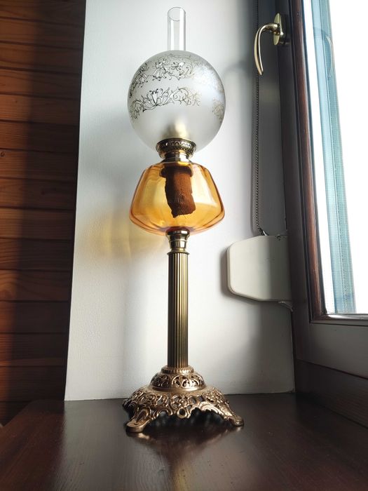Stara francuska lampa naftowa nr 663 XIX wiek