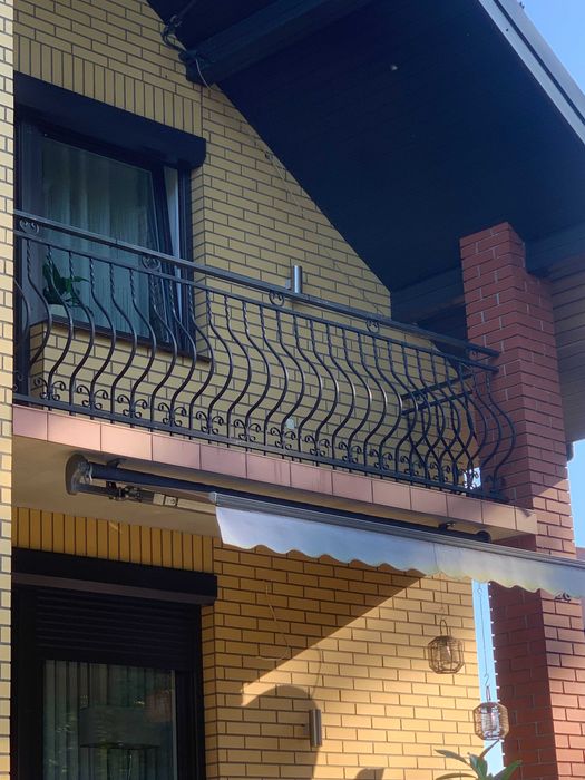 Stalowa czarna barierka do odnowienia