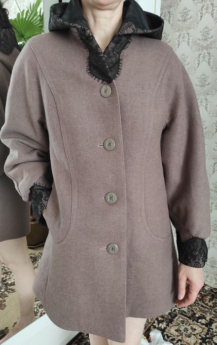 Пальто зимове жіноче.