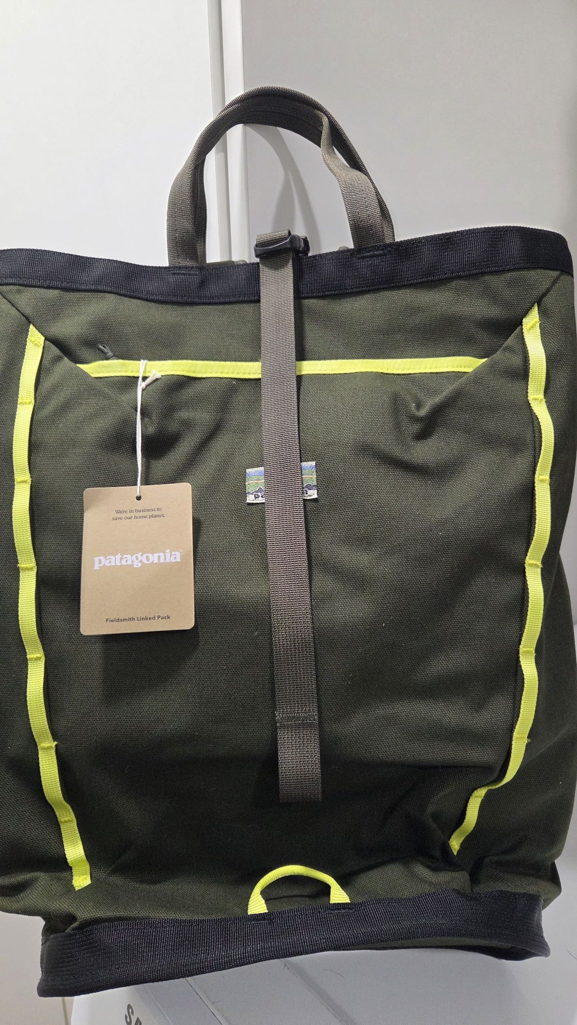 Mochila Patagonia Fieldsmith Linked 24L Green Unisex Backpack