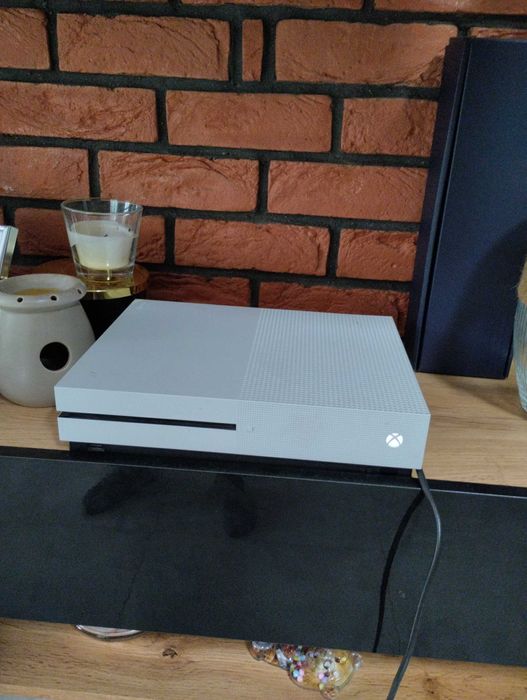 Xbox one s 1TB 100% sprawny