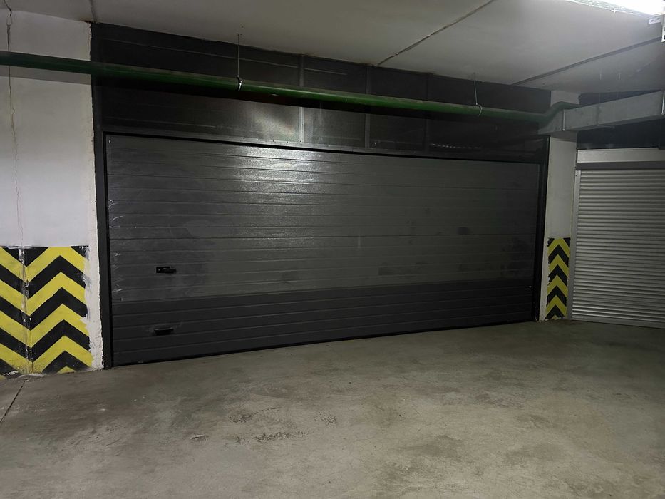 Продам ВЕЛИКИЙ паркінг (43 м) / гараж. Срібнокільська, 3б