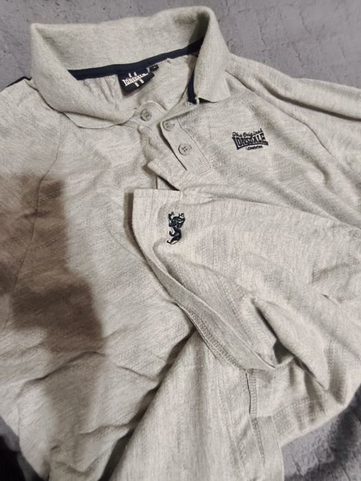 сіре поло Lonsdale