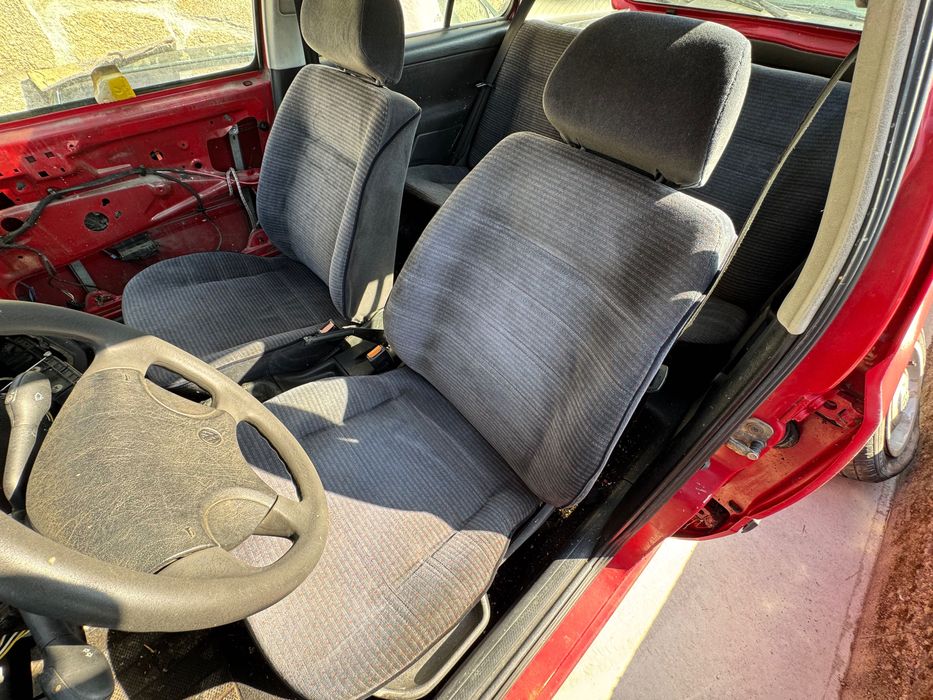 Bancos e quartelas das portas Golf 3 (5 portas)