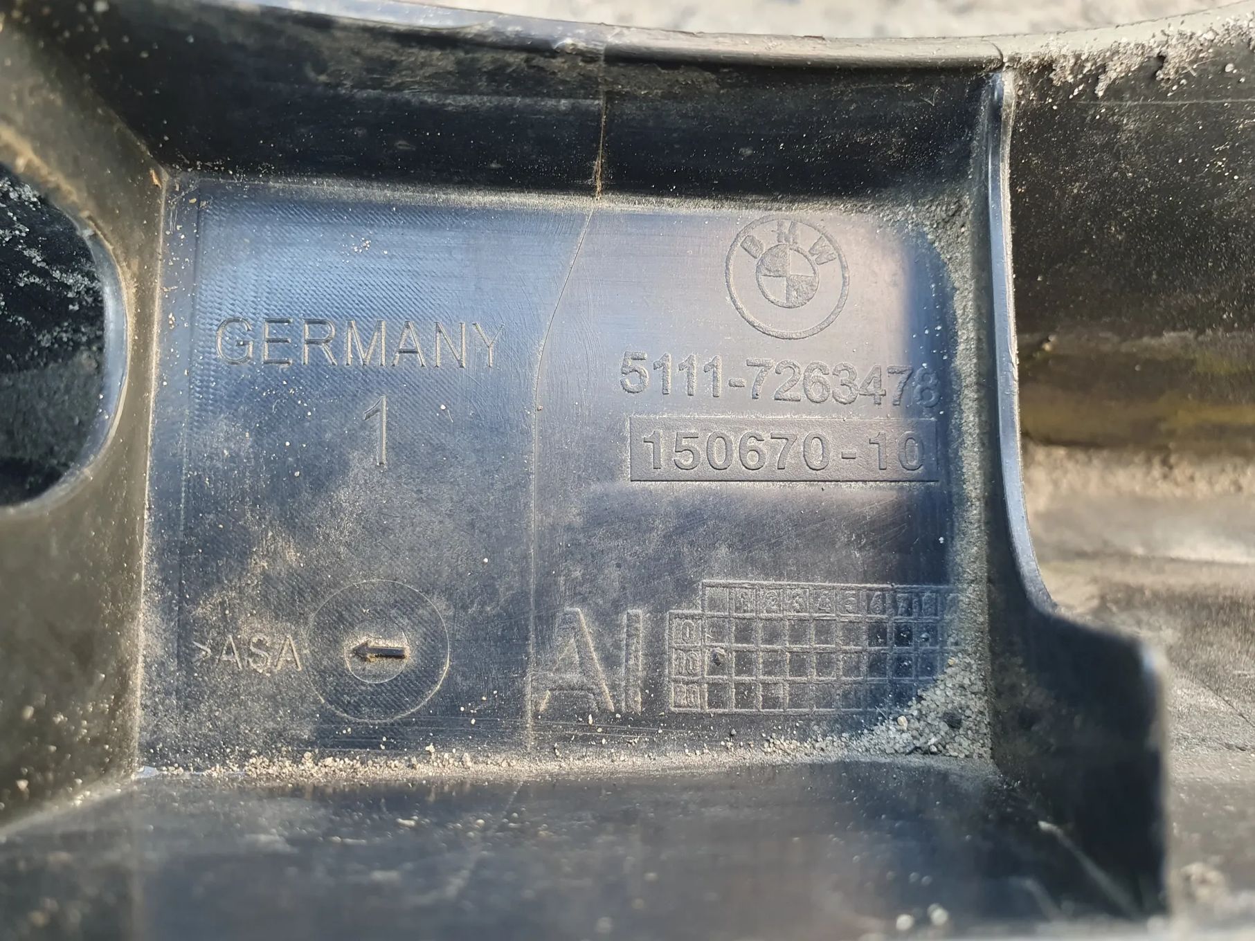 BMW 3 F30 F31 ATRAPA ZDERZAKA PRZÓD ŚRODEK KRATKA ŚRODKOWA 7263478 ORYGINAŁ