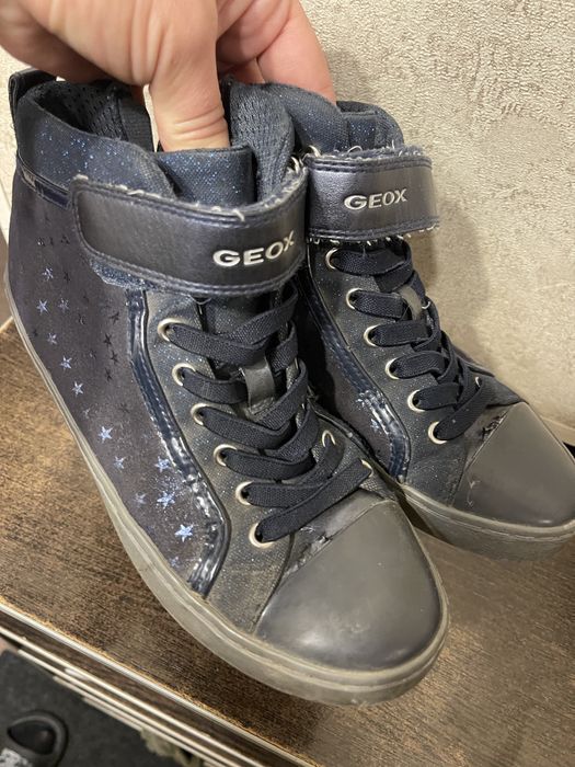 Ботинки бесплатно для двора 35р