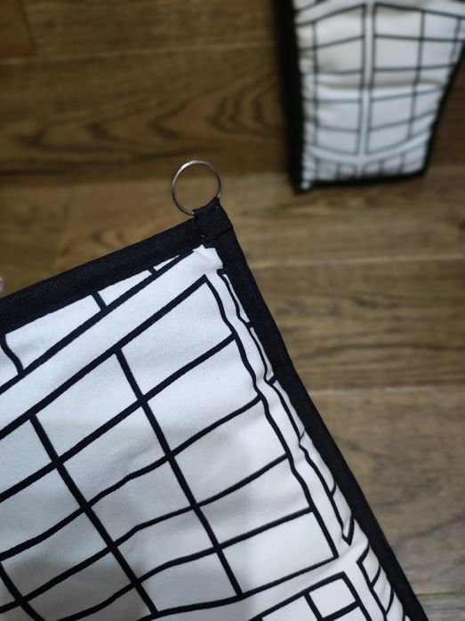 Термостійка рукавиця для захисту рук від високих температур.