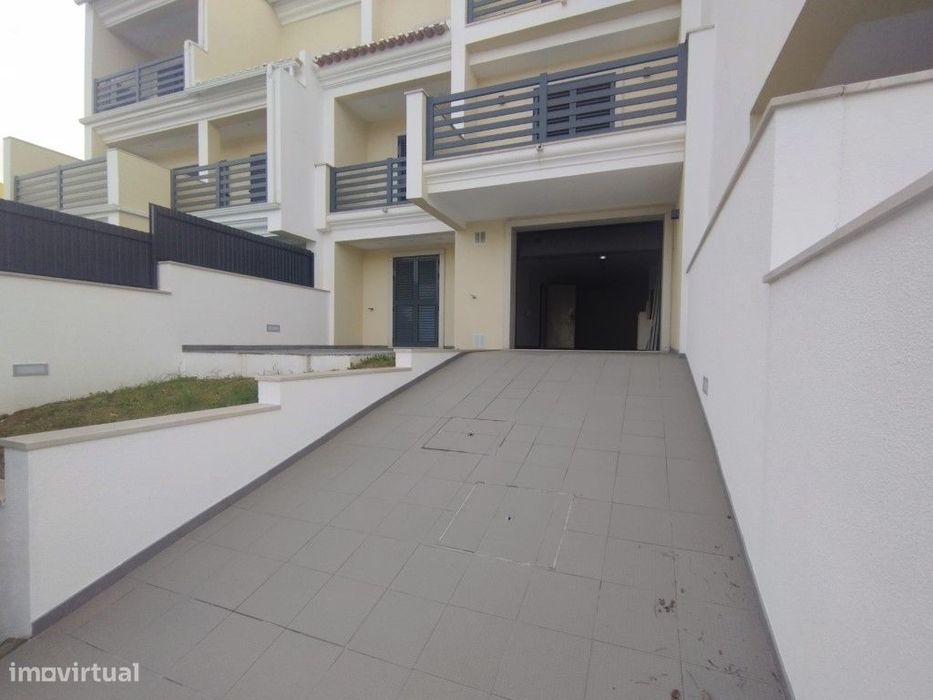 Moradia T3 NOVA para Venda em Barcarena, Oeiras